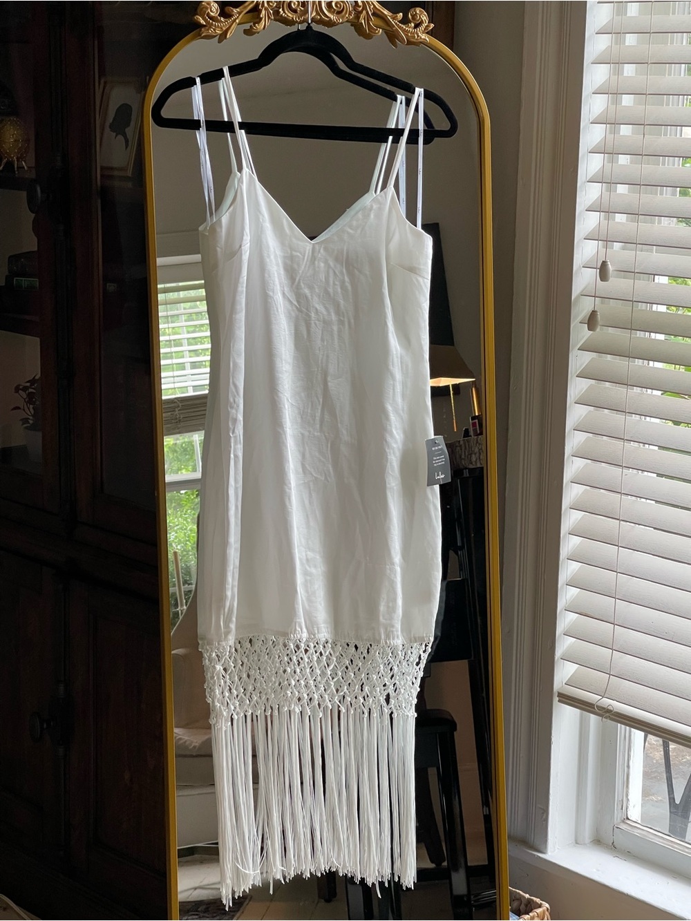 Lulu’s NWT Dreaming About Love White Satin Sleeveless Fringe Midi Dress